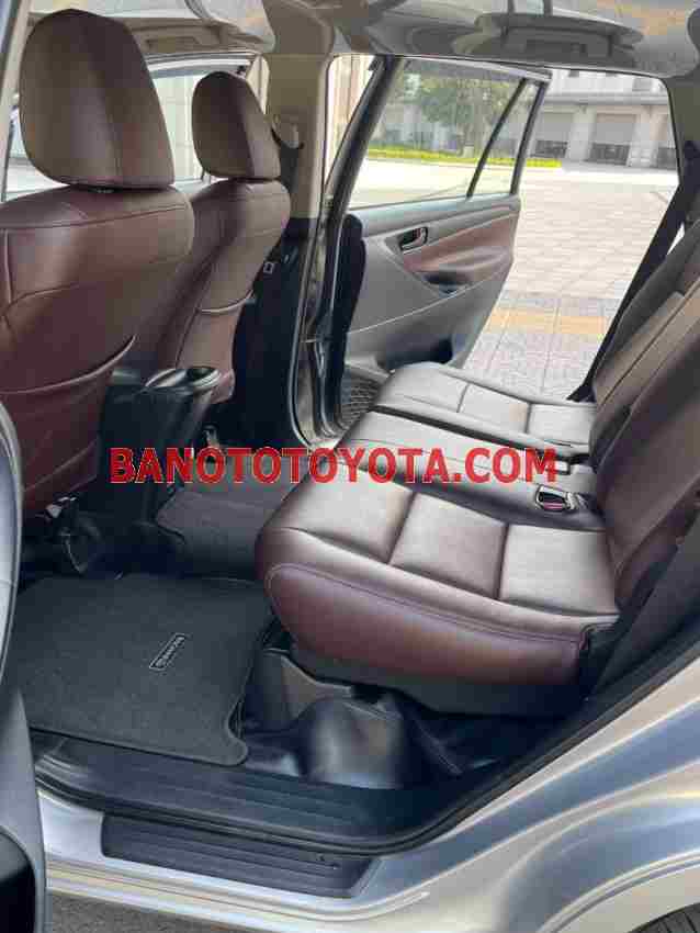 Bán Toyota Innova 2.0E, màu Bạc, Máy xăng, 2017