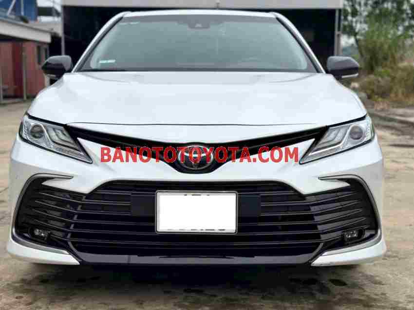 Toyota Camry 2.0Q 2022 giá cực tốt