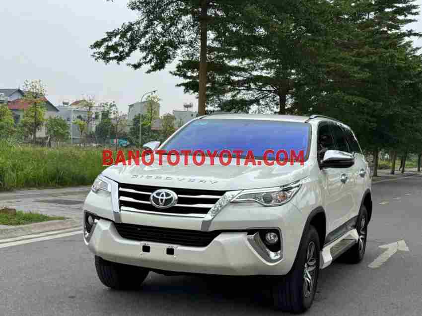 Cần bán gấp xe Toyota Fortuner 2.7V 4x2 AT 2019 màu Trắng