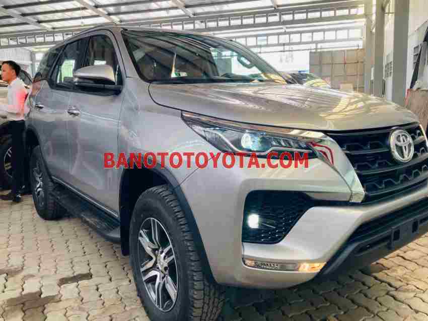 Bán xe Toyota Fortuner 2.4L 4x2 AT 2024 giá kịch sàn