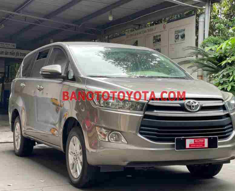 Cần bán gấp Toyota Innova 2.0E 2019 - Xe đẹp - Giá tốt