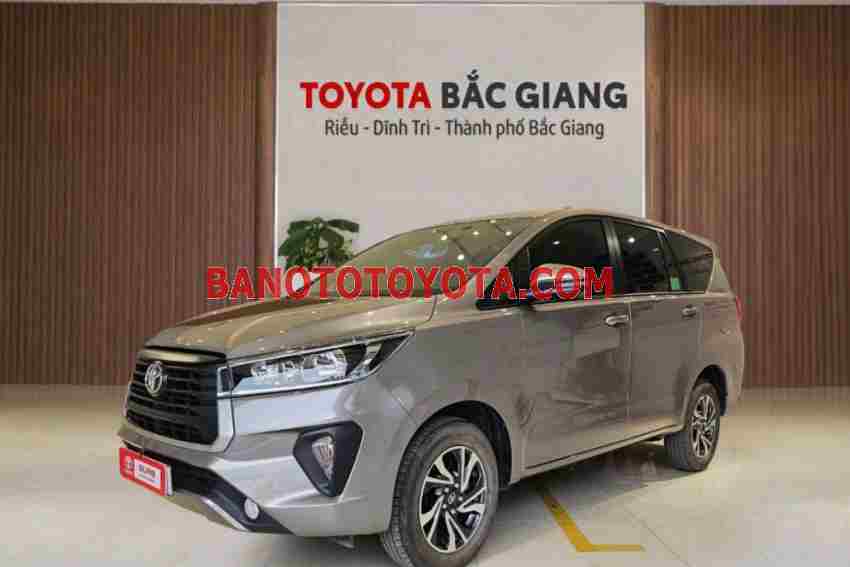 Cần bán xe Toyota Innova E 2.0 MT màu Đồng 2020