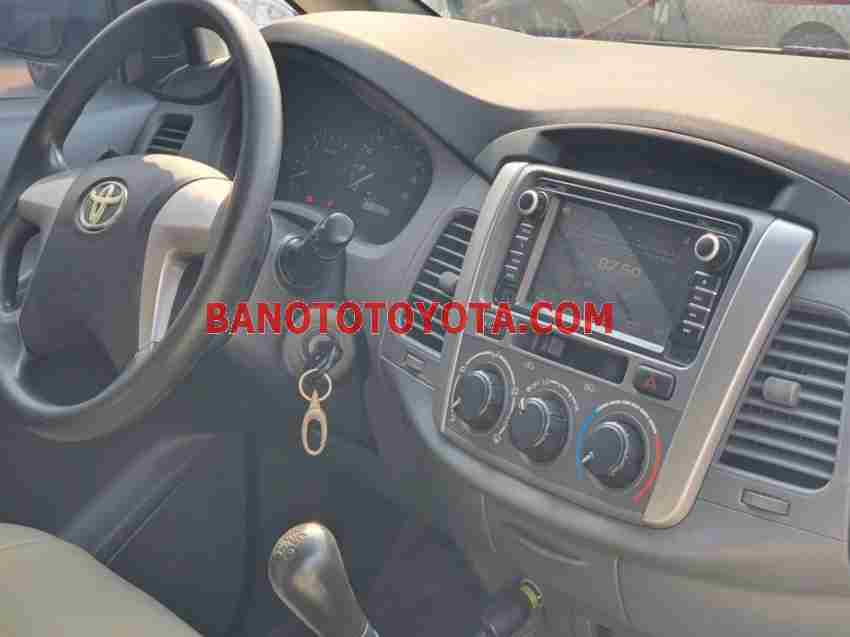 Cần bán nhanh Toyota Innova 2.0E 2013 cực đẹp