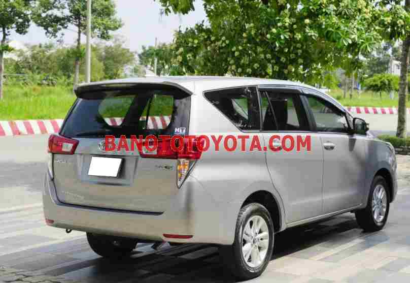 Cần bán gấp xe Toyota Innova 2.0E 2019 màu Bạc