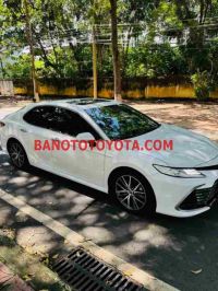 Cần bán gấp xe Toyota Camry 2.0Q 2022 màu Trắng