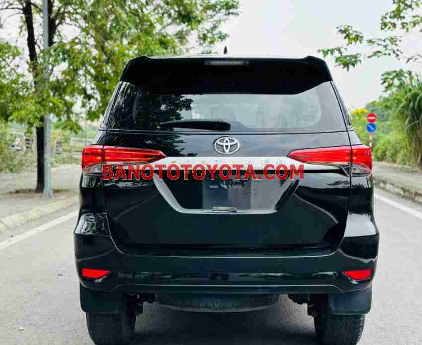 Cần bán xe Toyota Fortuner 2.4G 4x2 MT 2019 Số tay màu Đen