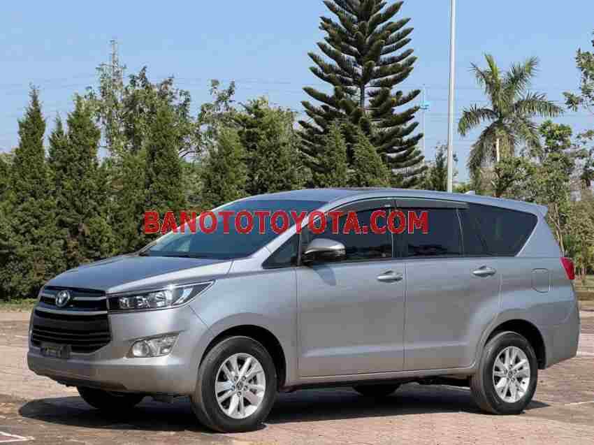 Cần bán gấp xe Toyota Innova 2.0G 2020 màu Bạc