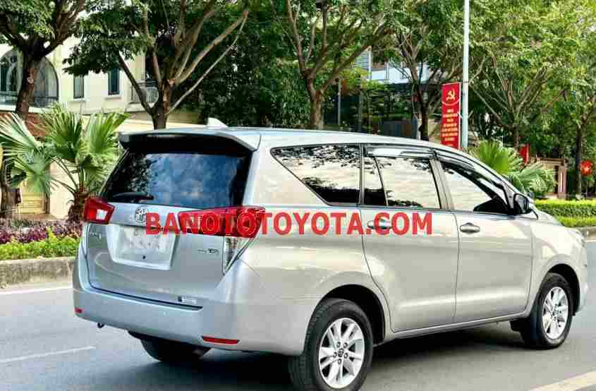 Toyota Innova 2.0E 2017 giá cực tốt