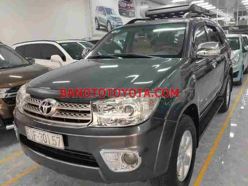 Cần bán Toyota Fortuner 2.7V 4x4 AT Máy xăng 2010 màu Ghi