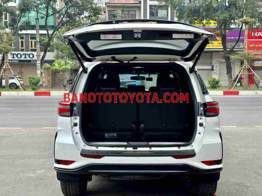 Cần bán xe Toyota Fortuner Legender 2.4L 4x2 AT năm 2022 màu Trắng cực đẹp