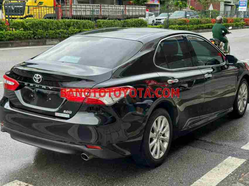 Cần bán xe Toyota Camry 2.0G màu Đen 2021