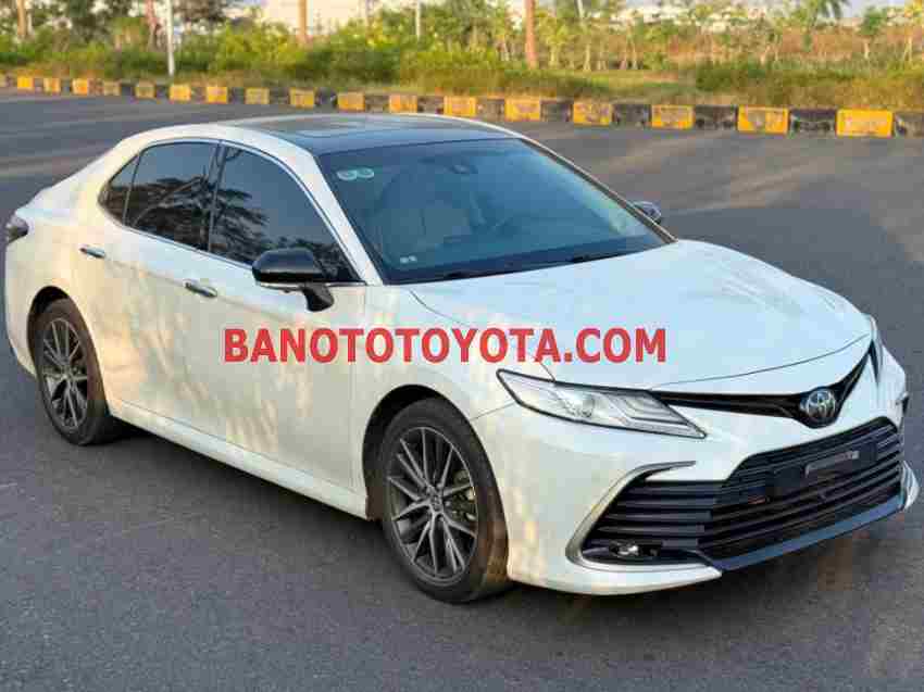 Toyota Camry 2.0Q 2022 Máy xăng đẹp long lanh