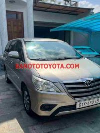 Cần bán xe Toyota Innova 2.0E màu Cát 2016