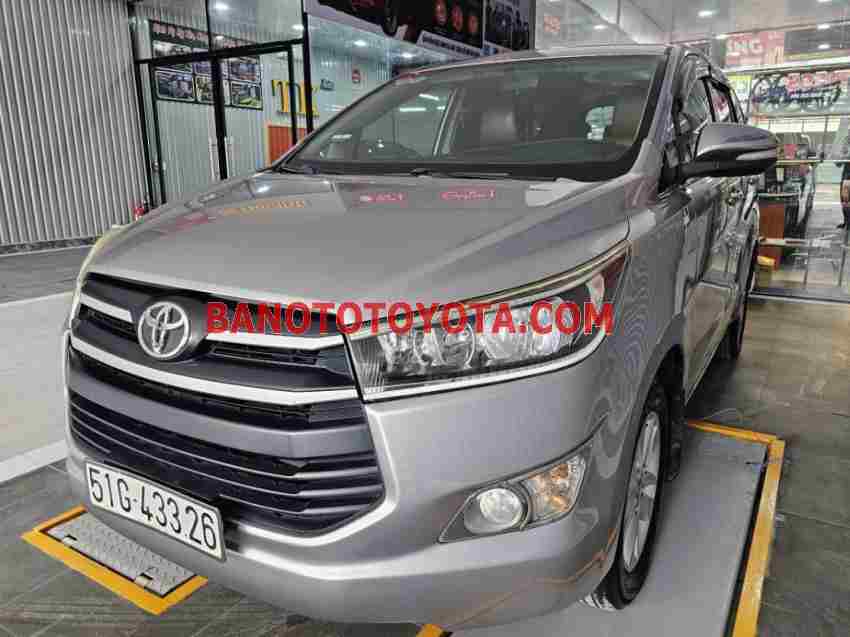 Cần bán Toyota Innova 2.0E 2017 xe đẹp