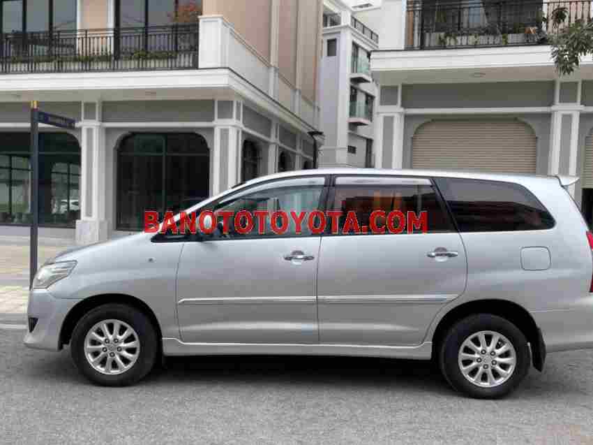 Bán xe Toyota Innova 2.0E đời 2013 - Giá tốt