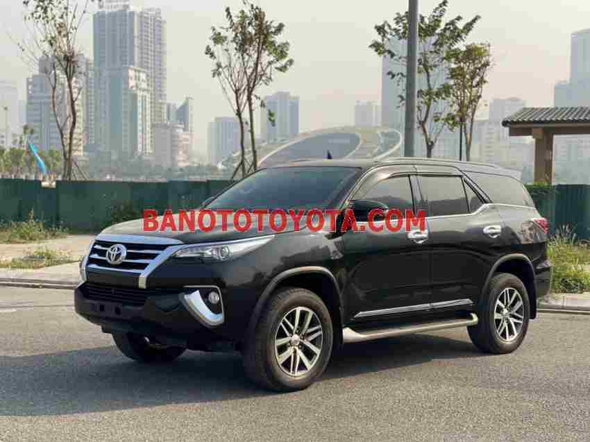 Cần bán xe Toyota Fortuner 2.8V 4x4 AT năm 2018 màu Đen cực đẹp