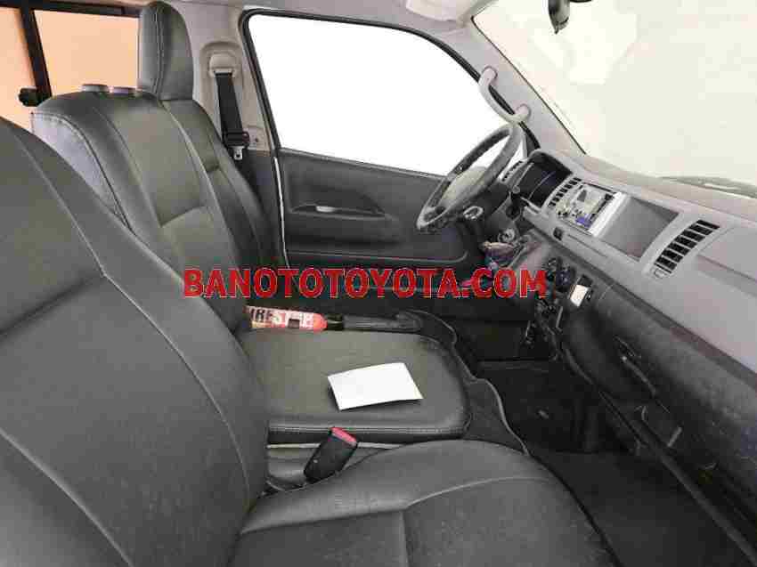 Cần bán Toyota Hiace 2.7 2011, xe đẹp giá rẻ bất ngờ