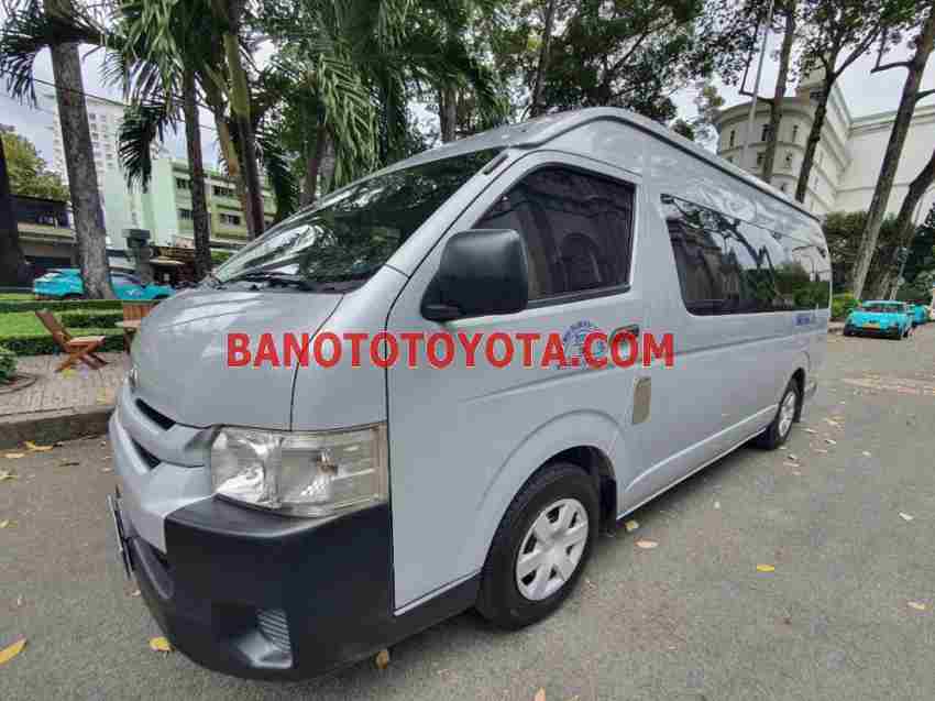 Cần bán xe Toyota Hiace 2.7 màu Bạc 2014