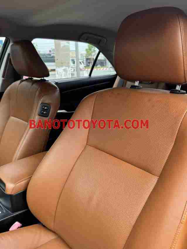 Cần bán gấp xe Toyota Camry 2.5Q năm 2018, màu Đen, Số tự động