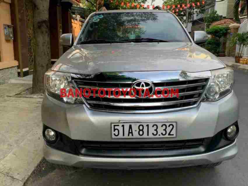 Cần bán gấp Toyota Fortuner 2.7V 4x2 AT đời 2014, màu Bạc