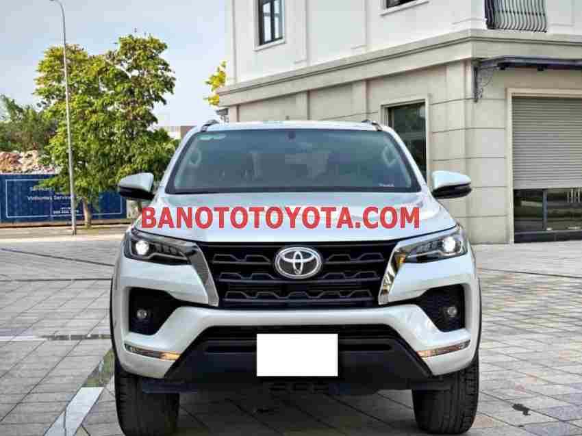 Cần bán gấp xe Toyota Fortuner 2.4G 4x2 AT 2021 màu Trắng