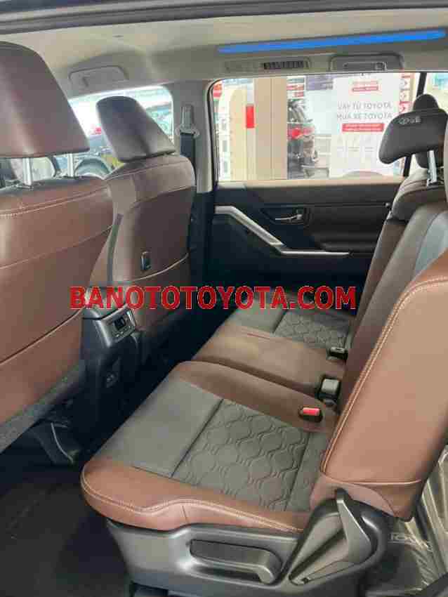 Toyota Innova Cross 2.0 CVT 2024 Số tự động - siêu đẹp