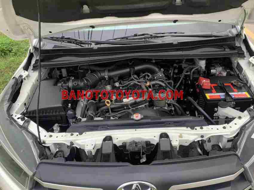 Cần bán xe Toyota Innova 2.0E 2017 Số tay màu Trắng