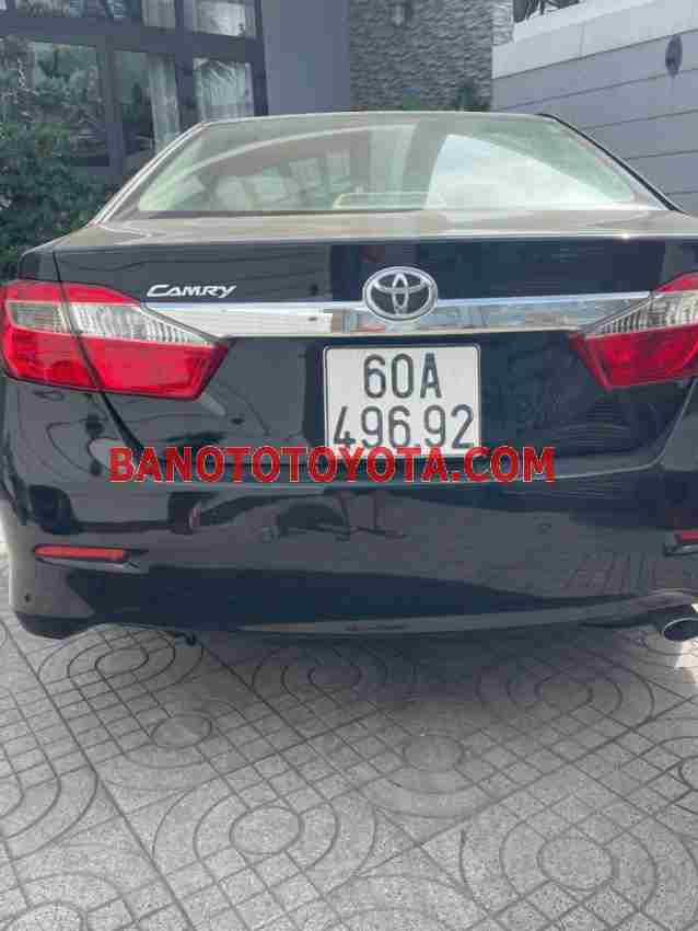 Toyota Camry 2.0E năm 2014 cần bán