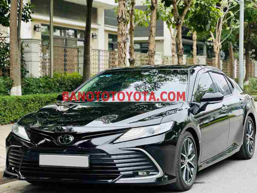 Cần bán gấp Toyota Camry 2.5Q đời 2022, màu Đen