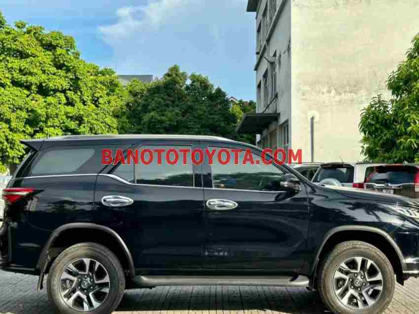 Toyota Fortuner 2.4G 4x2 AT Legender năm 2020 cần bán