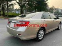 Cần bán xe Toyota Camry 2.0E màu Cát 2013