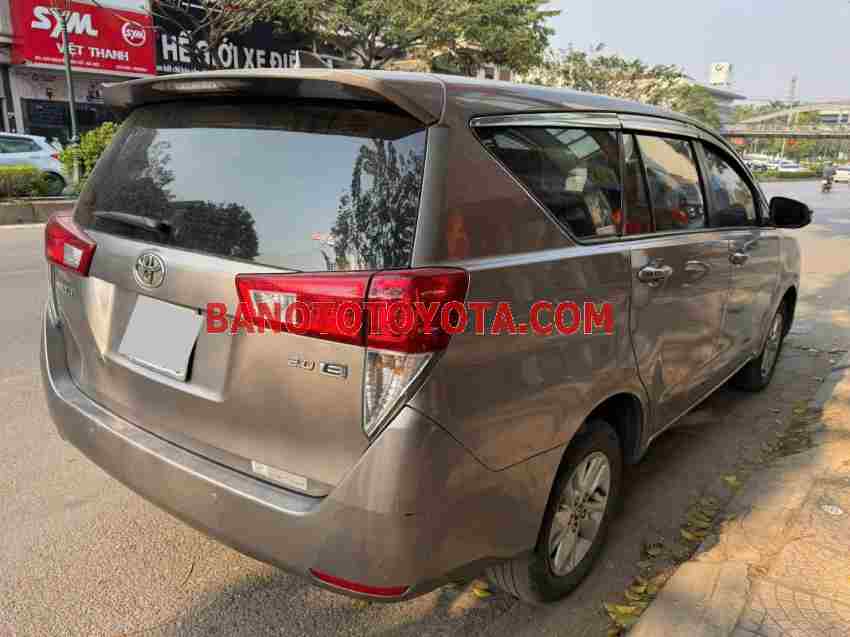 Cần bán Toyota Innova 2.0E Máy xăng 2018 màu Ghi