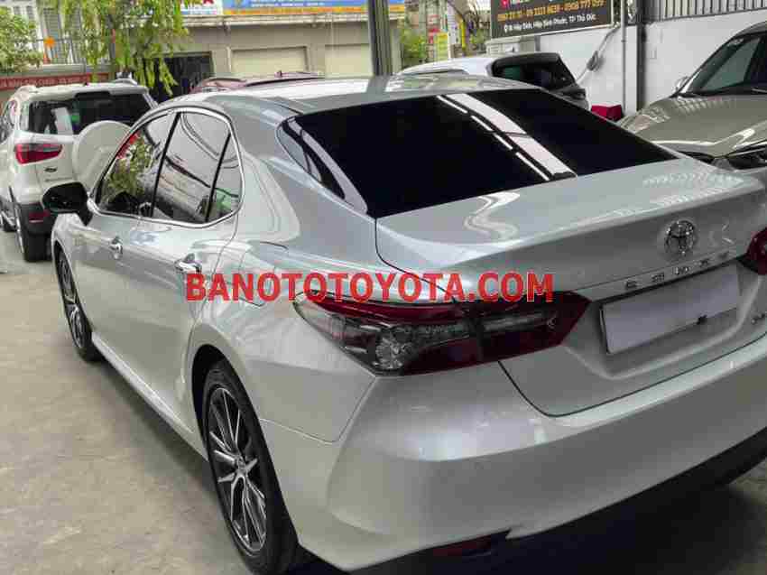 Cần bán gấp Toyota Camry 2.0Q đời 2022, màu Trắng