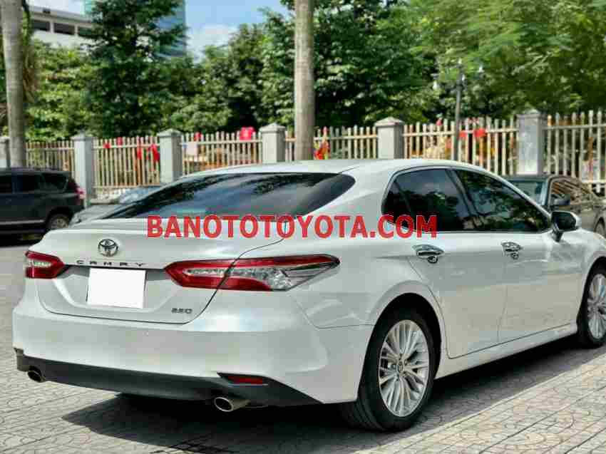 Cần bán gấp xe Toyota Camry 2.5Q 2019 màu Trắng