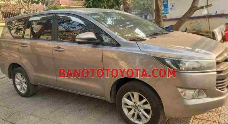 Cần bán xe Toyota Innova 2.0E 2016 Số tay