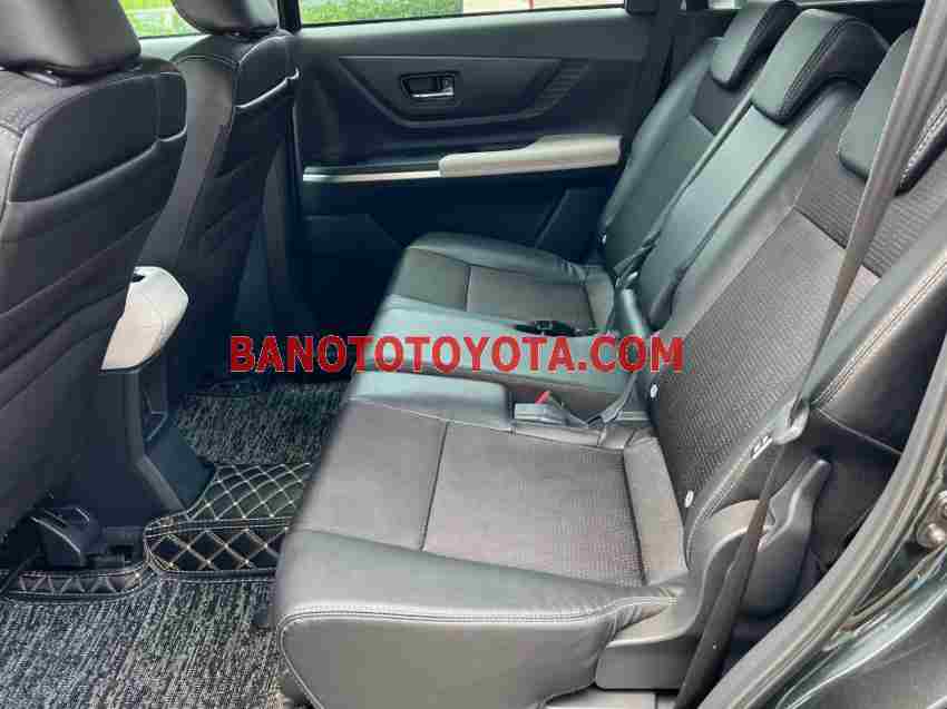 Bán Toyota Veloz Cross 1.5 CVT, màu Đen, Máy xăng, 2022