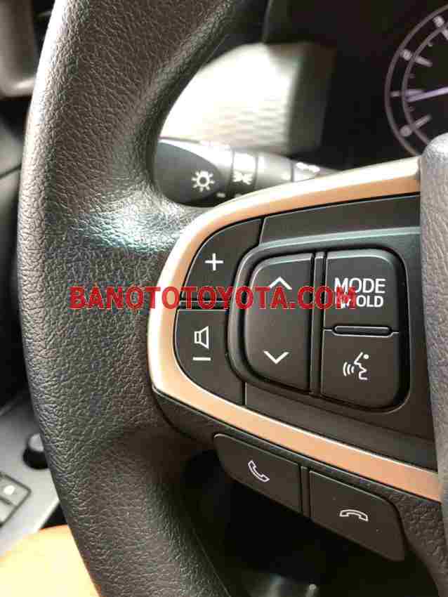 Cần bán xe Toyota Innova 2.0E 2018 Số tay màu Trắng