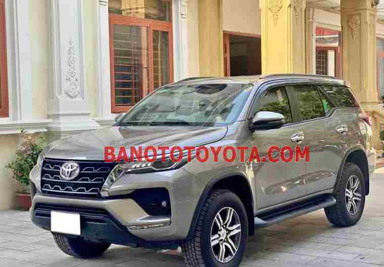 Cần bán xe Toyota Fortuner 2.4G 4x2 AT màu Xám 2020