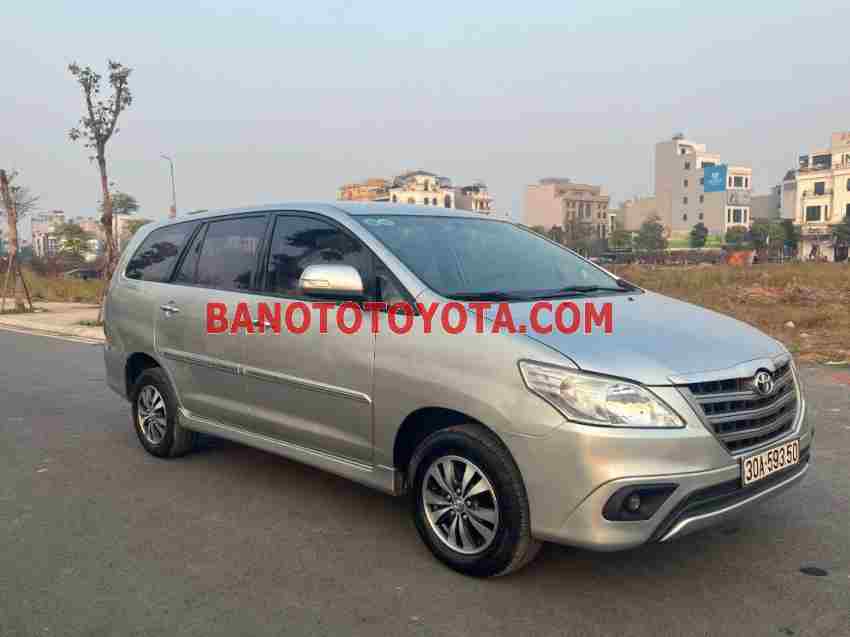 Cần bán nhanh Toyota Innova 2.0E 2015 cực đẹp