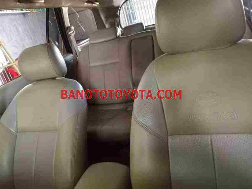 Cần bán Toyota Innova G Máy xăng 2010 màu Bạc