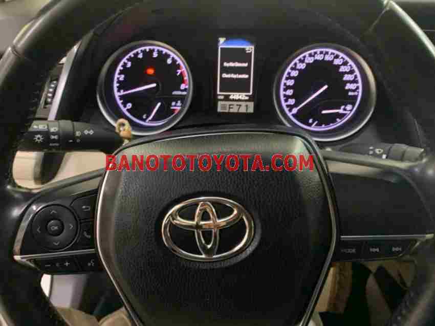 Toyota Camry 2.0G model 2020 xe chuẩn hết ý