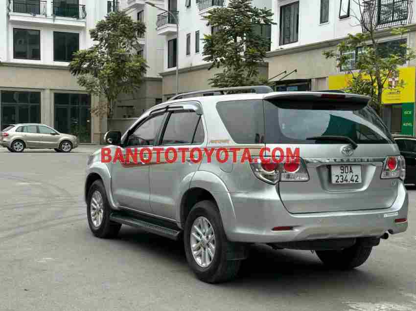 Cần bán xe Toyota Fortuner 2.7V 4x4 AT màu Bạc 2014