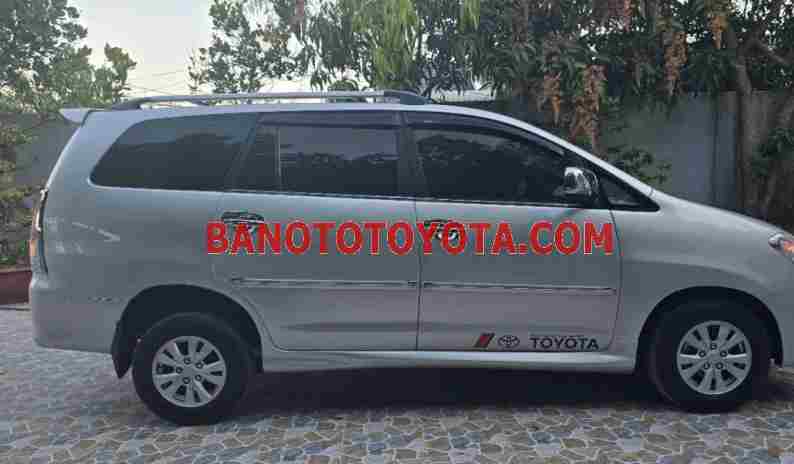 Cần bán gấp Toyota Innova J đời 2007, màu Bạc