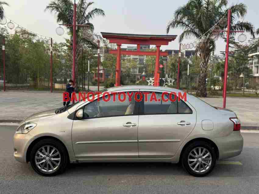 Cần bán xe Toyota Vios 1.5E năm 2013 màu Cát cực đẹp