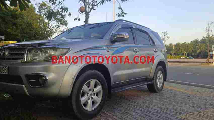 Cần bán Toyota Fortuner 2.7V 4x4 AT đời 2010