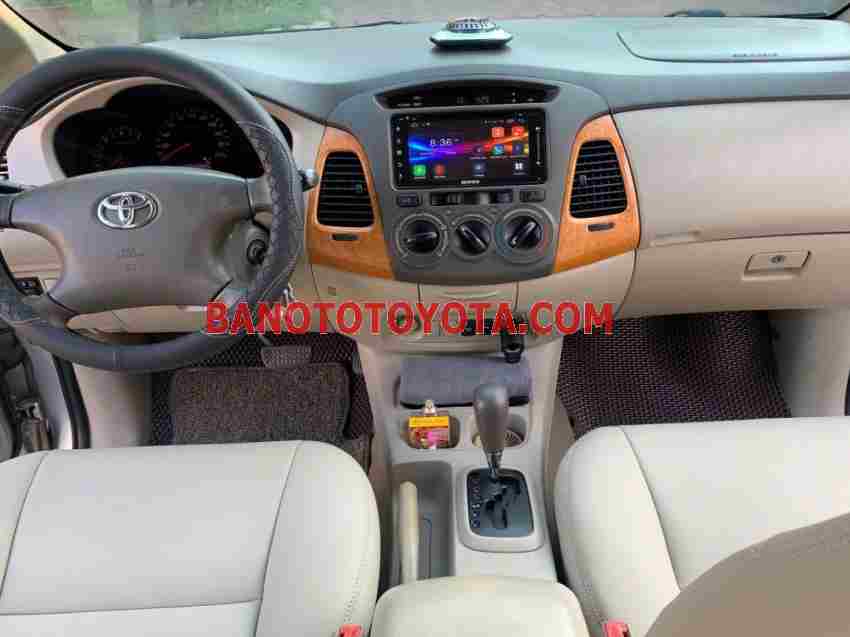 Cần bán gấp xe Toyota Innova V 2008 màu Bạc