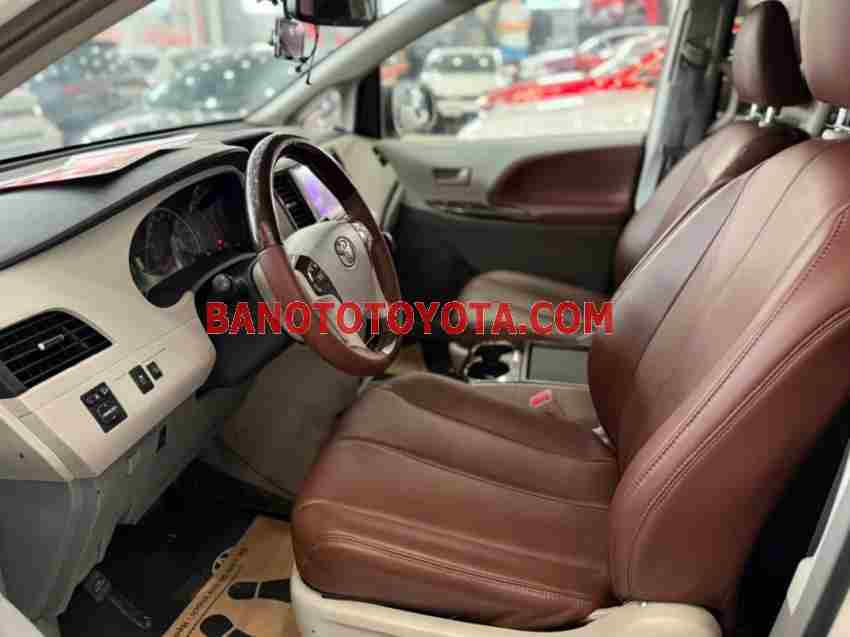 Cần bán Toyota Sienna LE 3.5 2010 xe đẹp