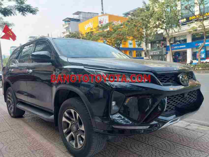 Cần bán Toyota Fortuner 2.8V 4x4 AT Legender Máy dầu 2021 màu Đen