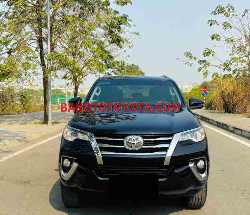 Cần bán gấp xe Toyota Fortuner 2.4G 4x2 AT năm 2019, màu Đen, Số tự động