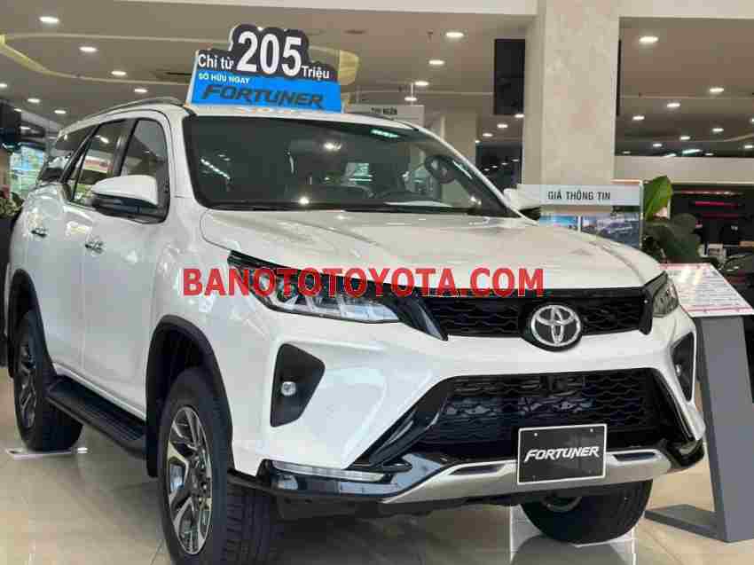 Bán xe Toyota Fortuner Legender 2.4L 4x2 AT sx 2025 siêu đẹp